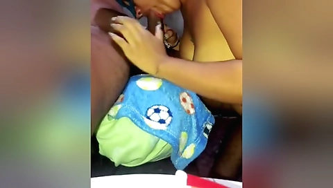 Amateur brunette fucks her ass in big ass and big tits video