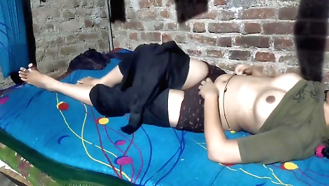 Sexy amateur blonde with a nice face and body enjoys herself