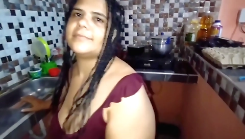 Chubby indian babe has huge boobs and a fat ass in this amateur