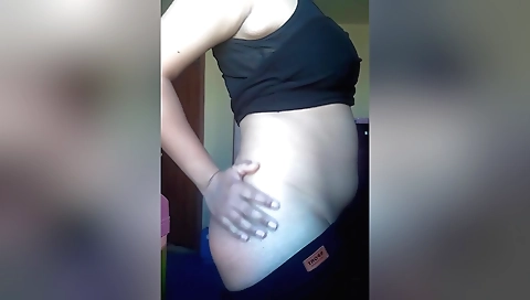 Solo female amateur porn with a sexy body and a big ass