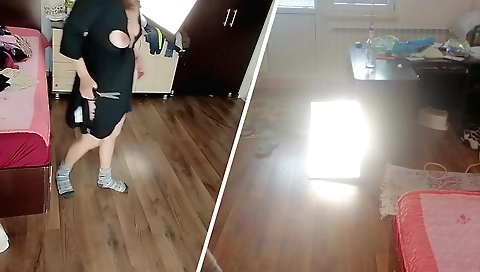 A sexy blonde with a big ass and round thighs shows off