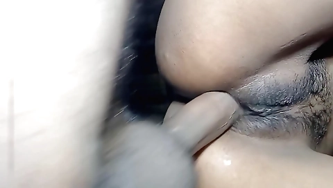 Amateur fetish video of hairy pussy fucked and penetrated