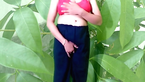 Indian amateur porn video with a brunette girl in doggystyle