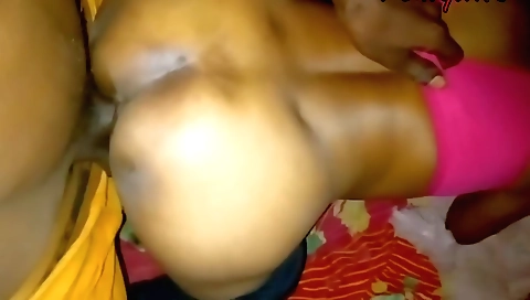 Indian babe enjoys the sun in her sun hat and gets fucked