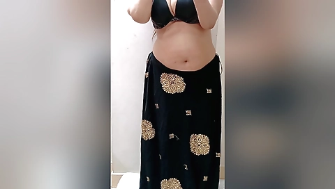 Amateur solo female video with big ass and hairy pussy