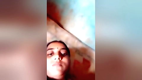 Boudi gets fucked in pussy in amateur webcam video