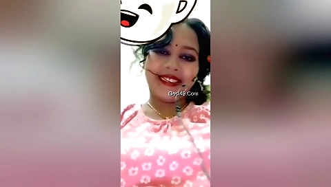 Boudi shows off her big boobs on a homemade webcam