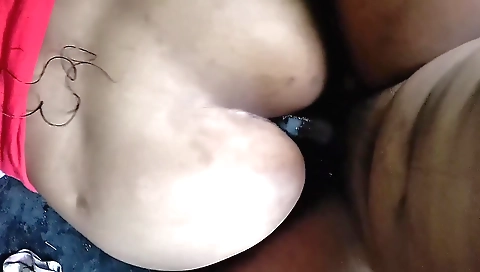 Indian brunette babe gets nailed in an amateur video