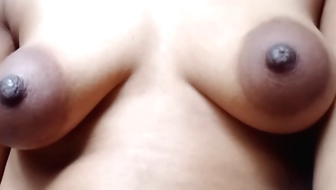 Indian girl with a huge ass and huge tits in amateur solo