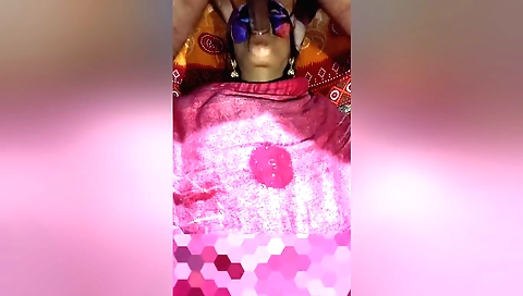 Indian bhabhi sucking a hard dick and then gets mouth sucked hard