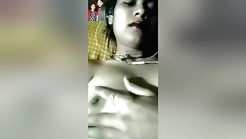 Indian hibhi show her sexy body on amateur webcam video