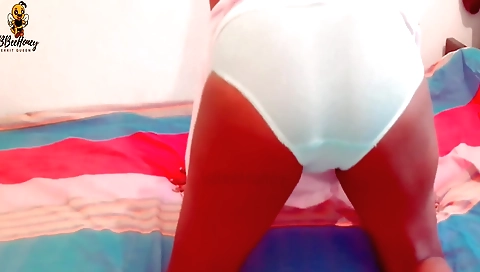 Amateur girl shows off her natural talent for sex and licking