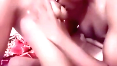 Hot amateur brunette sex scene with a nice pussy bite