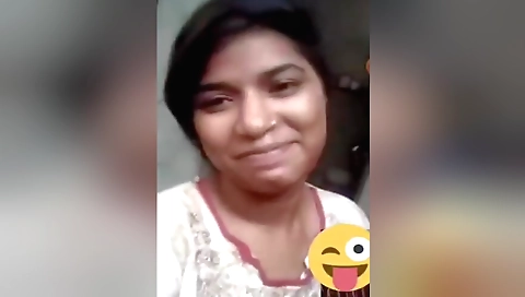 Amazing brunette shows her sexy body on a solo video