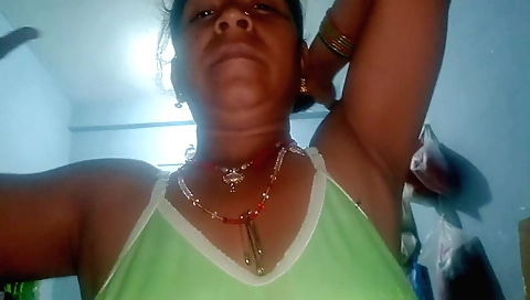 Indian whore in lingerie sucks a big dick from behind