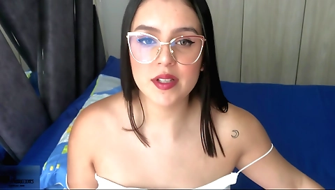 Big Surprise ! I Give My Cock To My Beautiful Stepmom - Porn