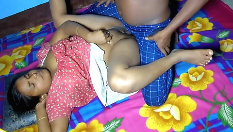 Indian girl in a sexy dress makes amateur video 2025