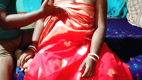 Indian amateur sex video showing a girl having sex with husband