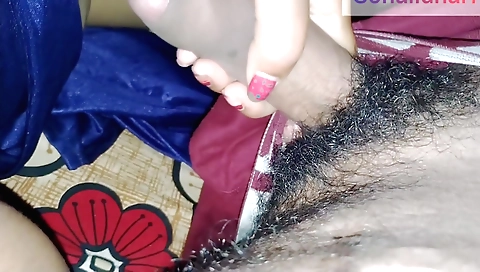 Indian bimbo is playing with her hair before the camera