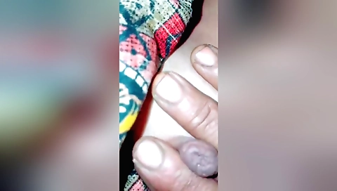 Indian babe has an amateur sex tape with her pussy