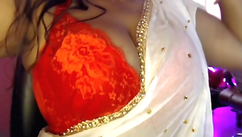 Sexy brunette amateur porn video in amateur clips 022