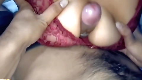 Indian babe with big boobs and a big ass is filmed