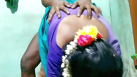 Pussy licking and pussy drilling on amateur porn clip