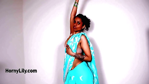 Hot solo dance video from wife sari in indian sex video