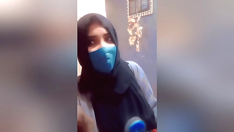 Stunning teen with perfect body gives a blowjob to boyfriend