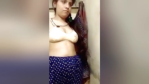 Brunette showing her beautiful body on webcam and orgasms