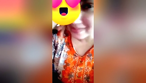 Amateur brunette porn video showing hot face and pussy