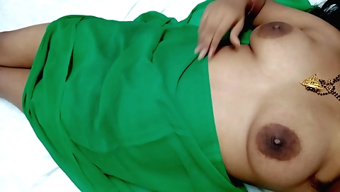 Indian brunette hawt girl with a nice body 2017 amateur video