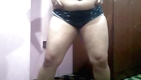 Big booty asian beauty masturbates and orgasms hard