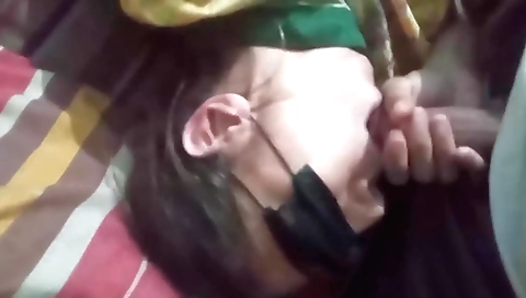 Indian chick gets fucked in her pussy and a handjob