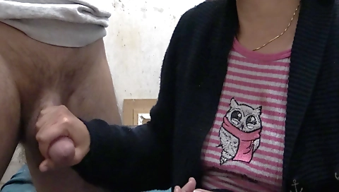 Amateur stepmom gives her stepson a handjob for the first time