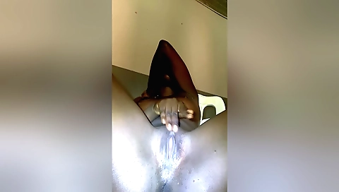 Indian amateur solo video shows sexy tarts fucking