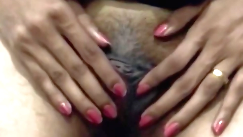 hairy chick showing her hairy pussy in webcam clip
