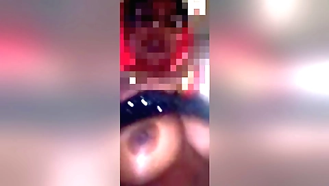 Desi Village Ki Bhabhi Apne Lover Ko Video Call Pe Gand Aur Chut Dikha