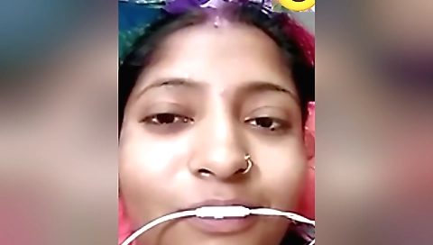 Indian girl has a really horny ass with a tight cunt