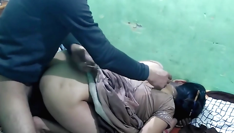 Big ass brunette babe enjoys sex with a guy and her pussy