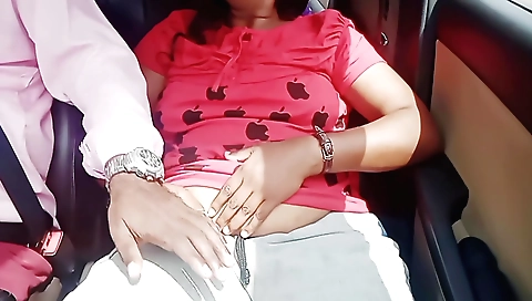 Indian amateur with a nice body gets fucked in the car