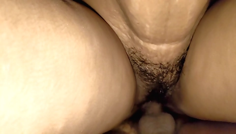 Amateur hairy sex video with a hot lady in indian style