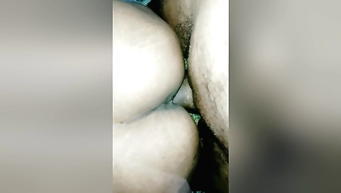 Indian hot milf masturbates to her own crotch in a webcam video