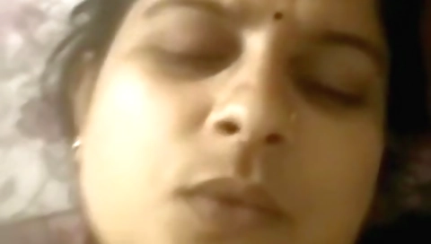 Sexy Desi Bhabhi Showing Pussy To Her Secret Lover