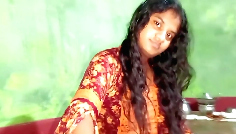 Indian chick with a round ass is making out with her boyfriend