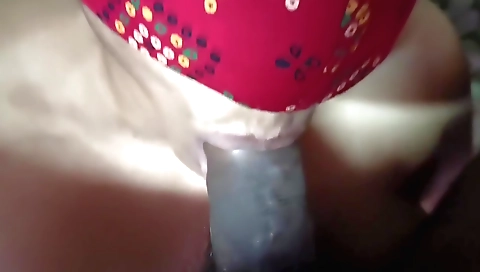 Bovini sex video with one of Bengali boudi sucking her manhood!